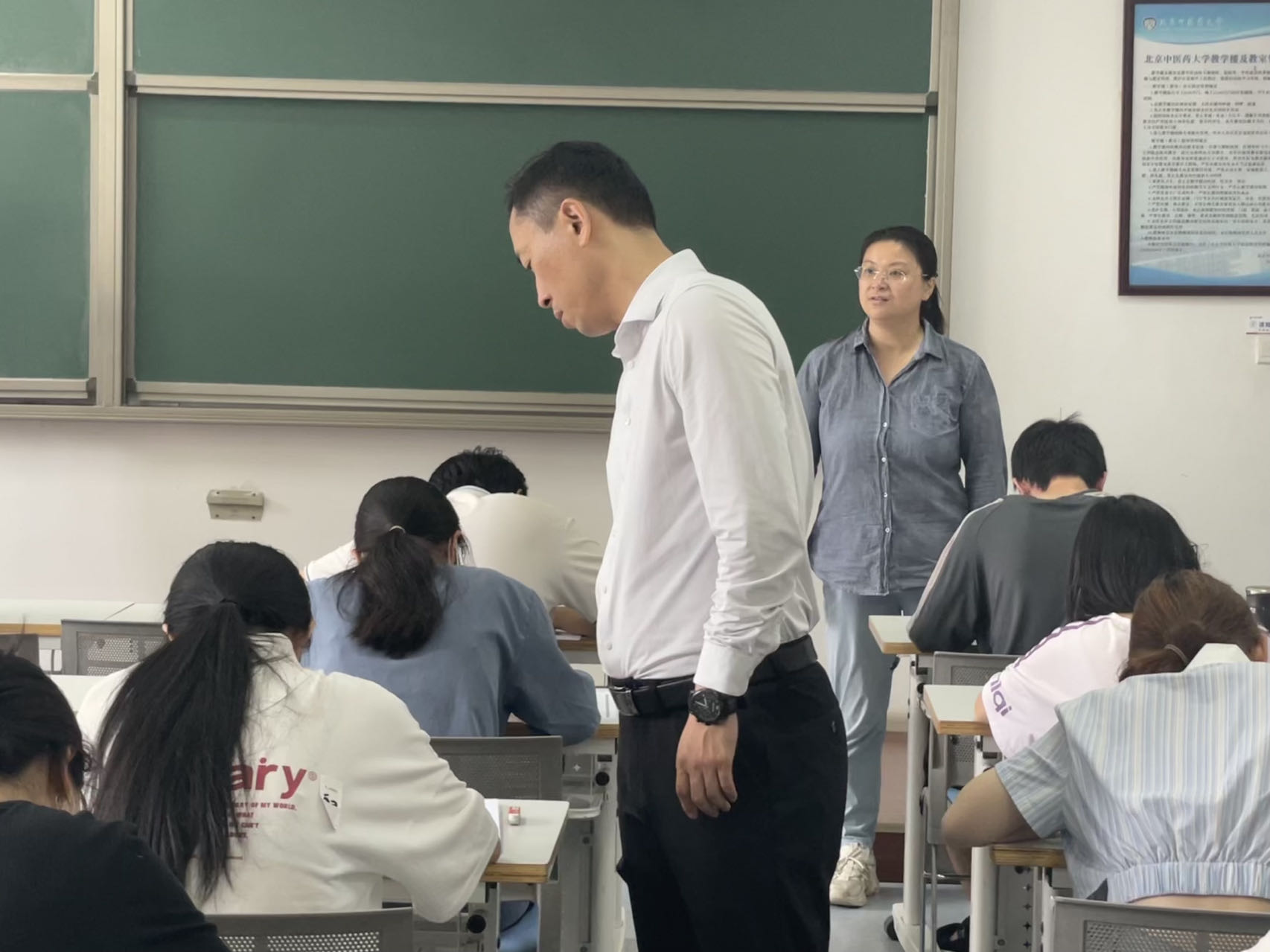 1687826522745079733.jpg williamhill中文开展2023年春季学期期末考试巡查工作1.jpg